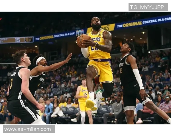 莱夫利称赞浓眉表现超凡能在场上无所不能防守任何对手